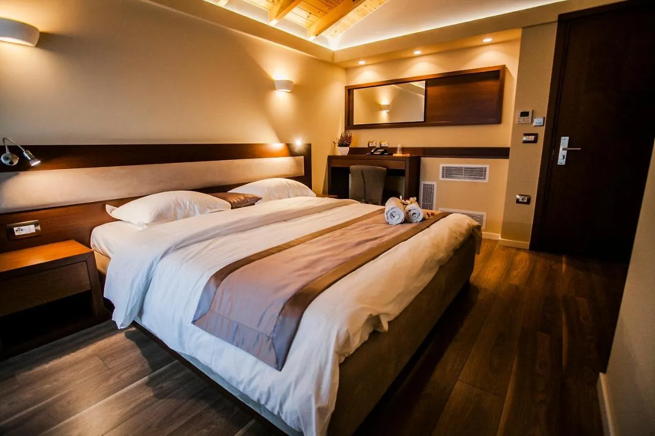 Hotel Center Gjirokastër 4*,  Albanien